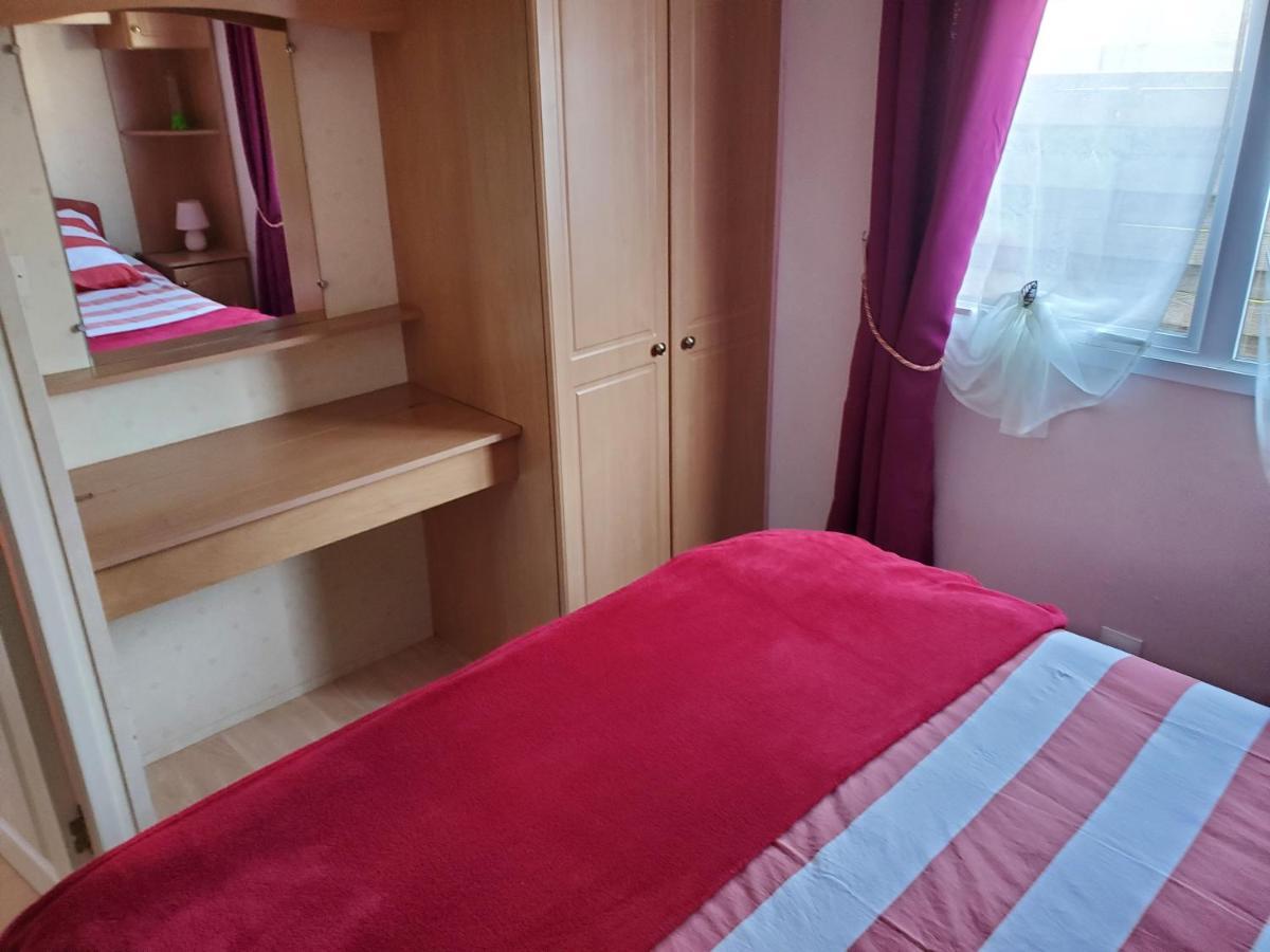 Mobil Home Chez L Habitants 생장드몽 외부 사진